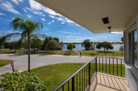 3240 Lake Osborne Dr #201, Lake Worth Beach, FL 33461