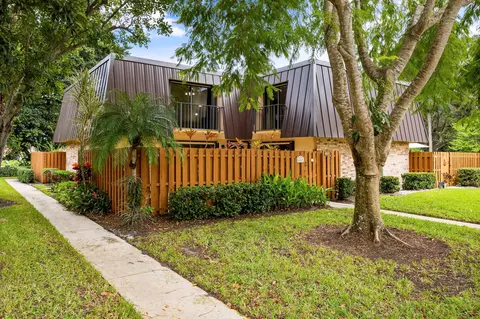 6449 SE Windsong Ln #111, Stuart, FL 34997