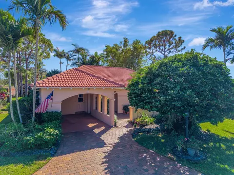 1 Fairway Dr, Boynton Beach, FL 33436
