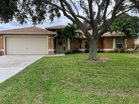 6769 NW Abigail Ave, Port Saint Lucie, FL 34983