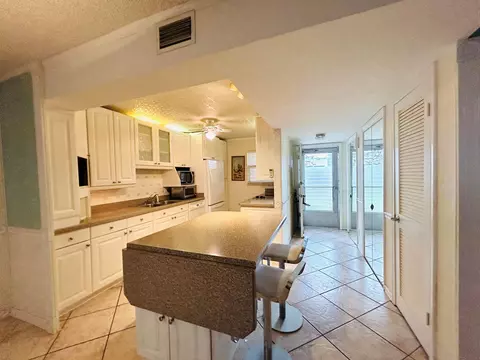 108 Plymouth N, West Palm Beach, FL 33417