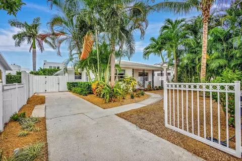 201 Greymon Dr, West Palm Beach, FL 33405