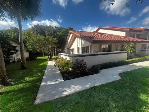 6011 SE Martinique Dr #101, Stuart, FL 34997