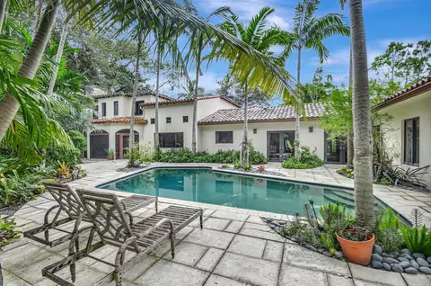 1099 SW 2nd St, Boca Raton, FL 33486