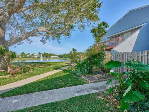 21 Crossings B Cir #B, Boynton Beach, FL 33435
