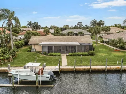 8967 SE Star Island Way, Hobe Sound, FL 33455