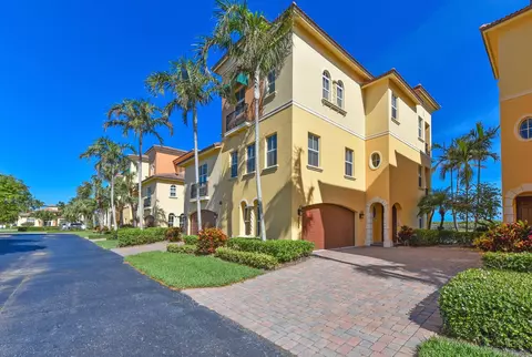250 Ocean Bay Dr, Jensen Beach, FL 34957