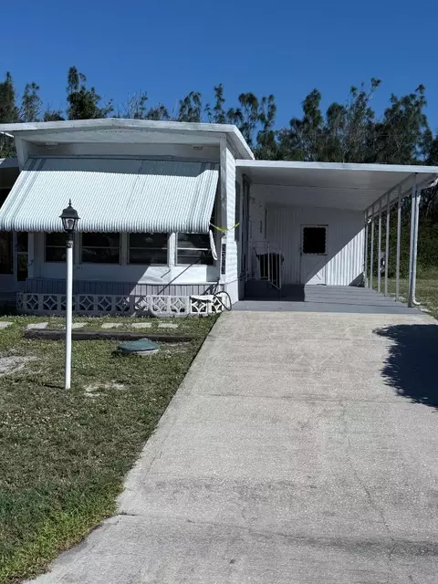 8353 SE Sandy, Hobe Sound, FL 33455