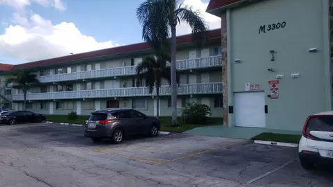 3300 Springdale Blvd #306, Palm Springs, FL 33461