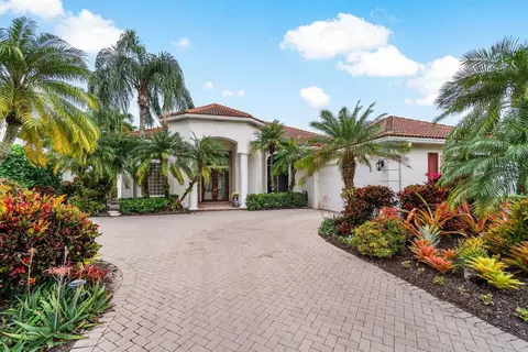 39 Bermuda Lake Dr, Palm Beach Gardens, FL 33418