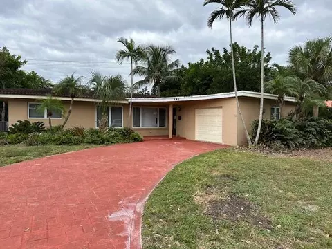 399 SW 8th Ter, Boca Raton, FL 33486