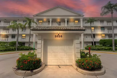 3526 Whitehall Dr #403, West Palm Beach, FL 33401