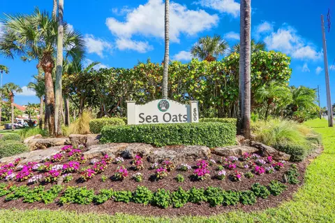 303 Sea Oats Dr #B, Juno Beach, FL 33408