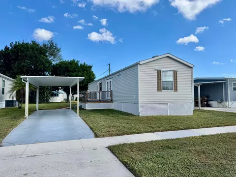 4024 White Pine Dr, Boynton Beach, FL 33436