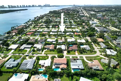 124 Anchorage Dr N, North Palm Beach, FL 33408