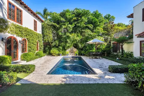 424 Brazilian Ave, Palm Beach, FL 33480