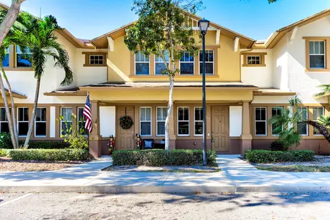 690 Pacific Grove Dr #4, West Palm Beach, FL 33401
