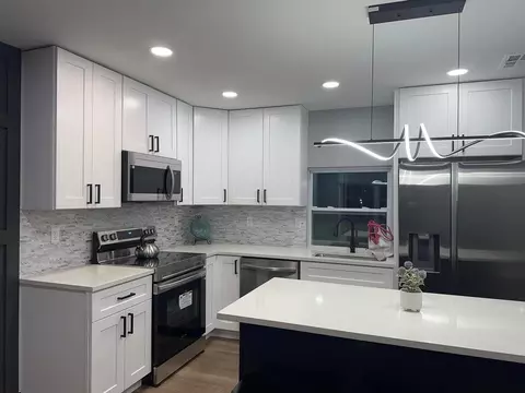 556 NE Solida Cir NE, Port Saint Lucie, FL 34983