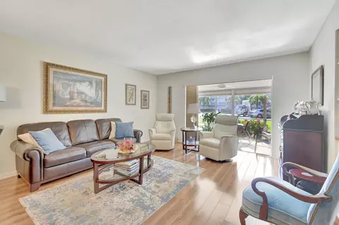 25 SE 13th St #A2, Boca Raton, FL 33432