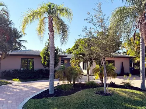 2201 NE 19th Ave, Wilton Manors, FL 33305