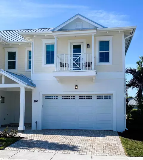 101 Royal Palm Cir, Tequesta, FL 33469
