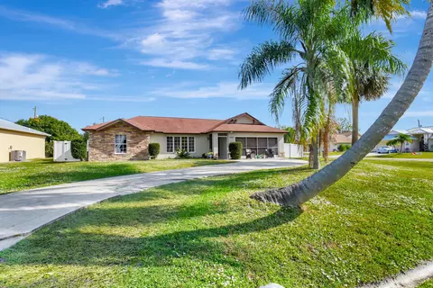 1667 SE Simmons St, Port Saint Lucie, FL 34952