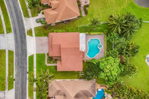6145 Indian Forest Cir, Lake Worth, FL 33463