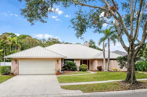 18930 Misty Lake Dr, Jupiter, FL 33458