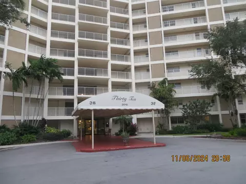 3010 N Course Dr #207, Pompano Beach, FL 33069