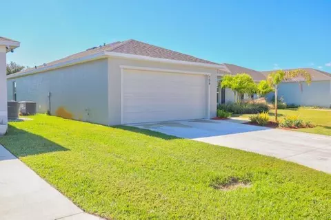 704 SE 25th Dr, Okeechobee, FL 34974