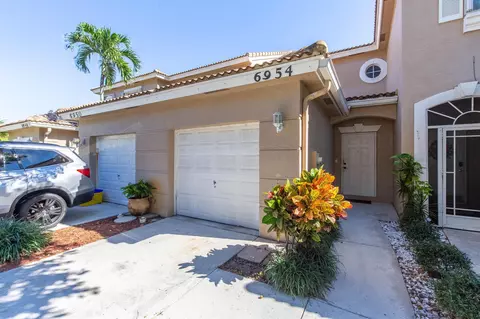 6954 Oak Bridge Ln, Lake Worth, FL 33467