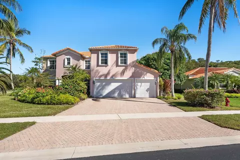 9725 SE Crape Myrtle Ct, Hobe Sound, FL 33455
