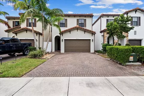 6013 Pine Tree Way, Riviera Beach, FL 33410
