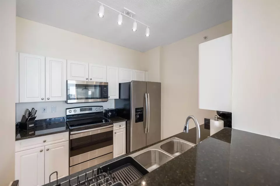 Kitchen - 651 Okeechobee Blvd #1107, West Palm Beach, FL 33401 photo 1 of 1