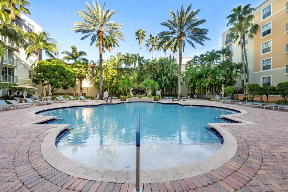 Exterior - 651 Okeechobee Blvd #1107, West Palm Beach, FL 33401 photo 4 of 5