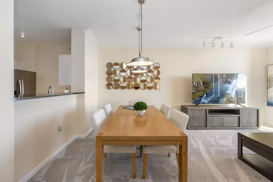 Dining - 651 Okeechobee Blvd #1107, West Palm Beach, FL 33401 photo 4 of 4