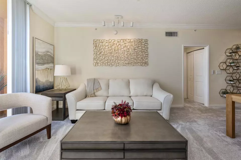 Living - 651 Okeechobee Blvd #1107, West Palm Beach, FL 33401 photo 3 of 3