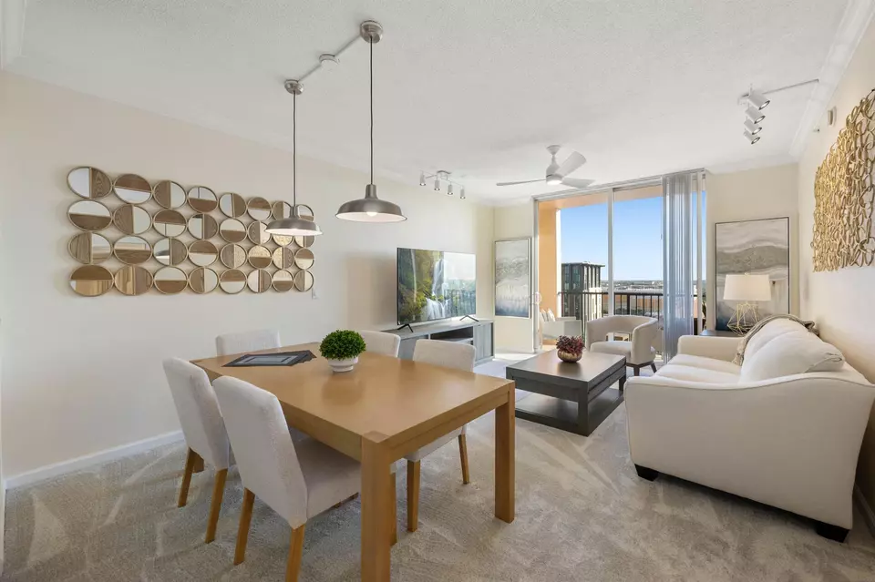 Dining - 651 Okeechobee Blvd #1107, West Palm Beach, FL 33401 photo 1 of 4