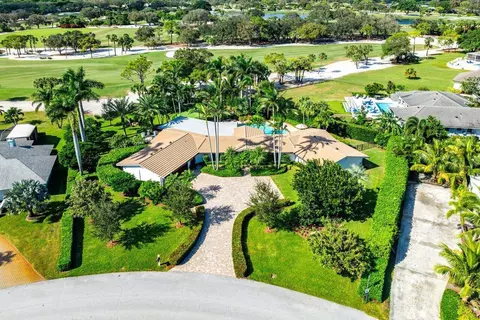 218 SE Turtle Creek Dr E, Jupiter, FL 33469