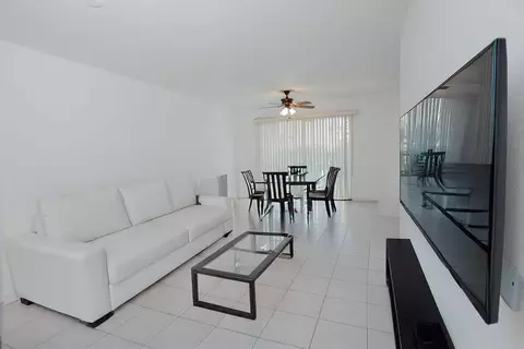 7775 Yardley Dr #302, Tamarac, FL 33321