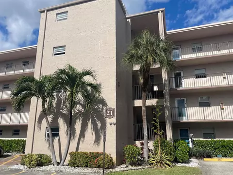 725 Lori Dr #407, Palm Springs, FL 33461