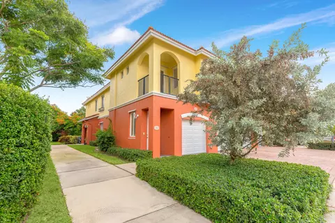 48 SE Sedona Cir #202, Stuart, FL 34994