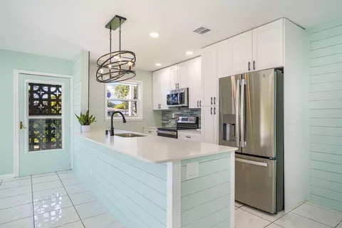 560 High Point Dr #D, Delray Beach, FL 33445