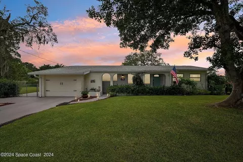905 Glenham Dr NE, Palm Bay, FL 32905