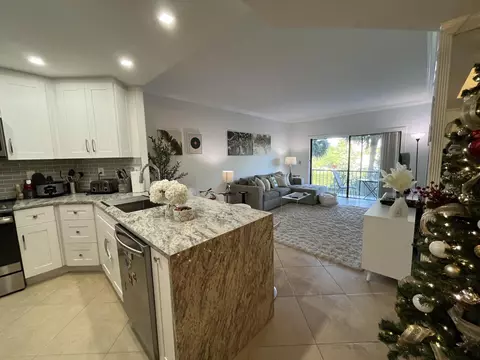 55 SW 2nd Ave #2030, Boca Raton, FL 33432