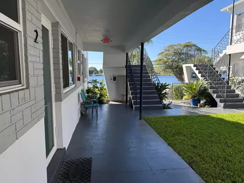 302 Lake Osborne #2, Lake Worth Beach, FL 33461