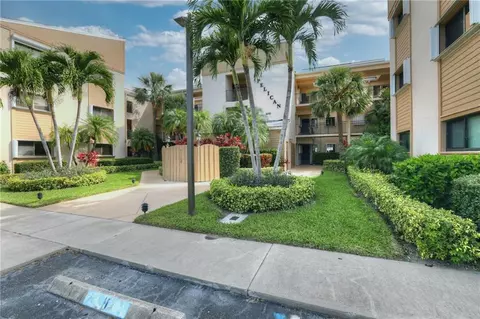 6155 S Mirror Lake Dr #103, Sebastian, FL 32958