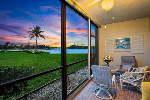 755 Saturn St #E106, Jupiter, FL 33477