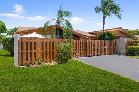 2005 SW 24th Cir, Boynton Beach, FL 33426