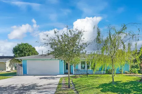 2429 SE Saphire Ter, Port Saint Lucie, FL 34952